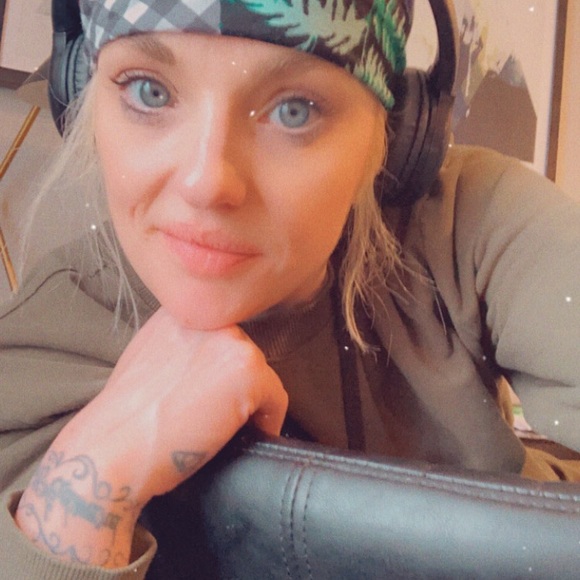 Meet your Posher, Janice - Picture 9 of 11